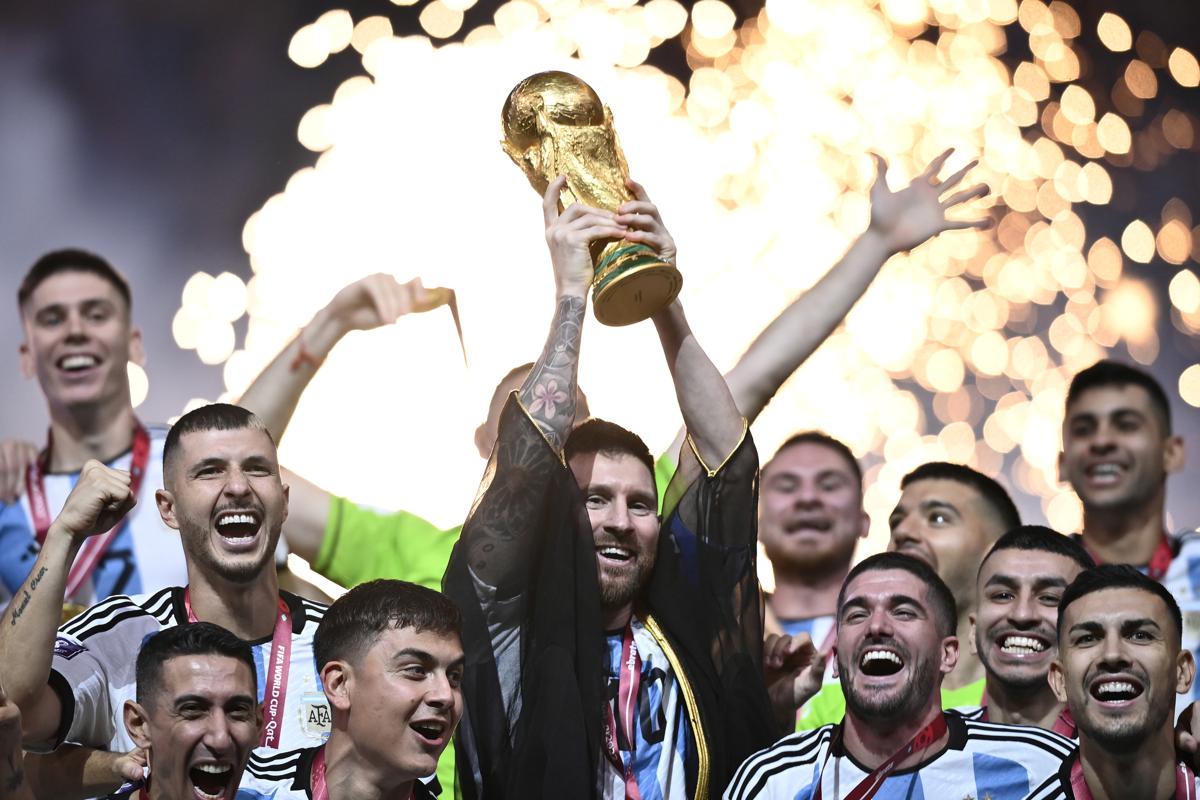 Messi pronto a raggiungere Cr7 in Arabia Saudita: offerta choc da 400 mln Messi pronto a raggiungere Cr7 in Arabia Saudita: offerta choc da 400 mln