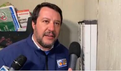 Bologna, condannata per droga la famiglia a cui Salvini citofonò