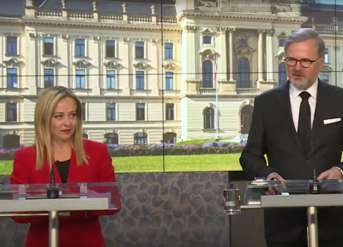 Meloni a Praga, bilaterale Italia-Repubblica Ceca: sul tavolo migranti-Ucraina