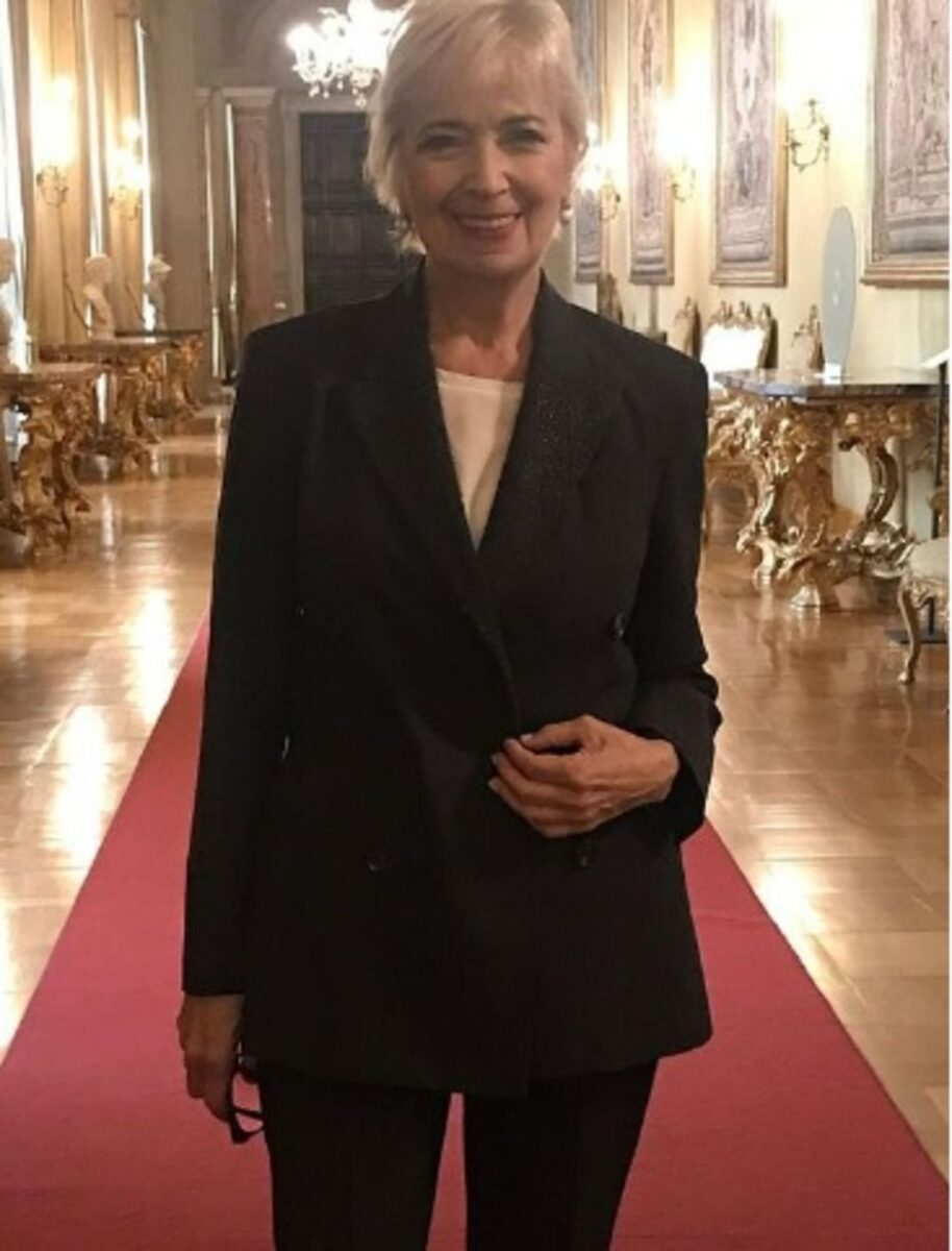 Call My Agent – Italia: il successo del remake italiano di una serie francese Call My Agent – Italia: il successo del remake italiano di una serie francese