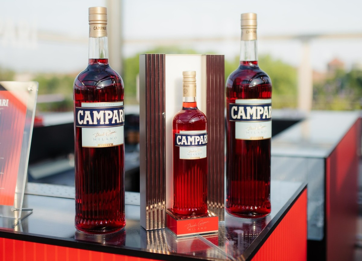 Galleria foto 'Campari, annunciato restyling della bottiglia ispirata a Milano' - foto 1