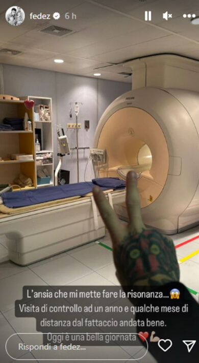 Fedez ha fatto la risonanza, “a un anno dal fattaccio (tumore)”. Ecco l’esito