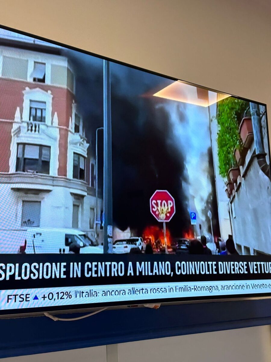 Esplosione a Milano, estinto l’incendio. Ferito l’autista del furgone Esplosione a Milano, estinto l’incendio. Ferito l’autista del furgone
