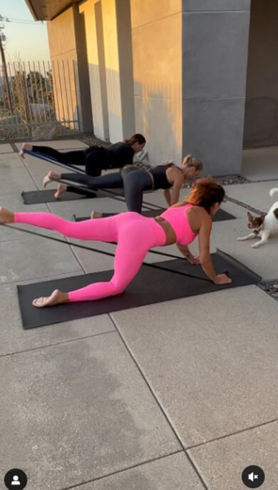 Elisabetta Canalis, lingerie pazzesca e kickboxing show con leggins da sogno