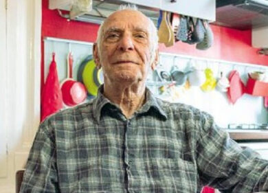 Tentato stupro a Milano, donna salvata da 94enne: “Pensavo di morire”