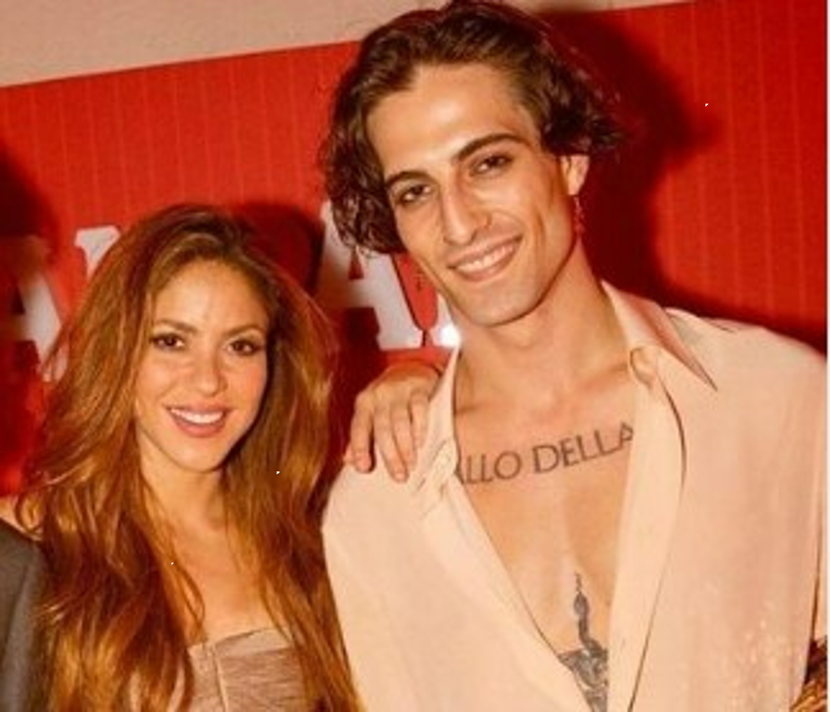 Shakira, dopo Hamilton è stata paparazzata anche con Tom Cruise Shakira, dopo Hamilton è stata paparazzata anche con Tom Cruise