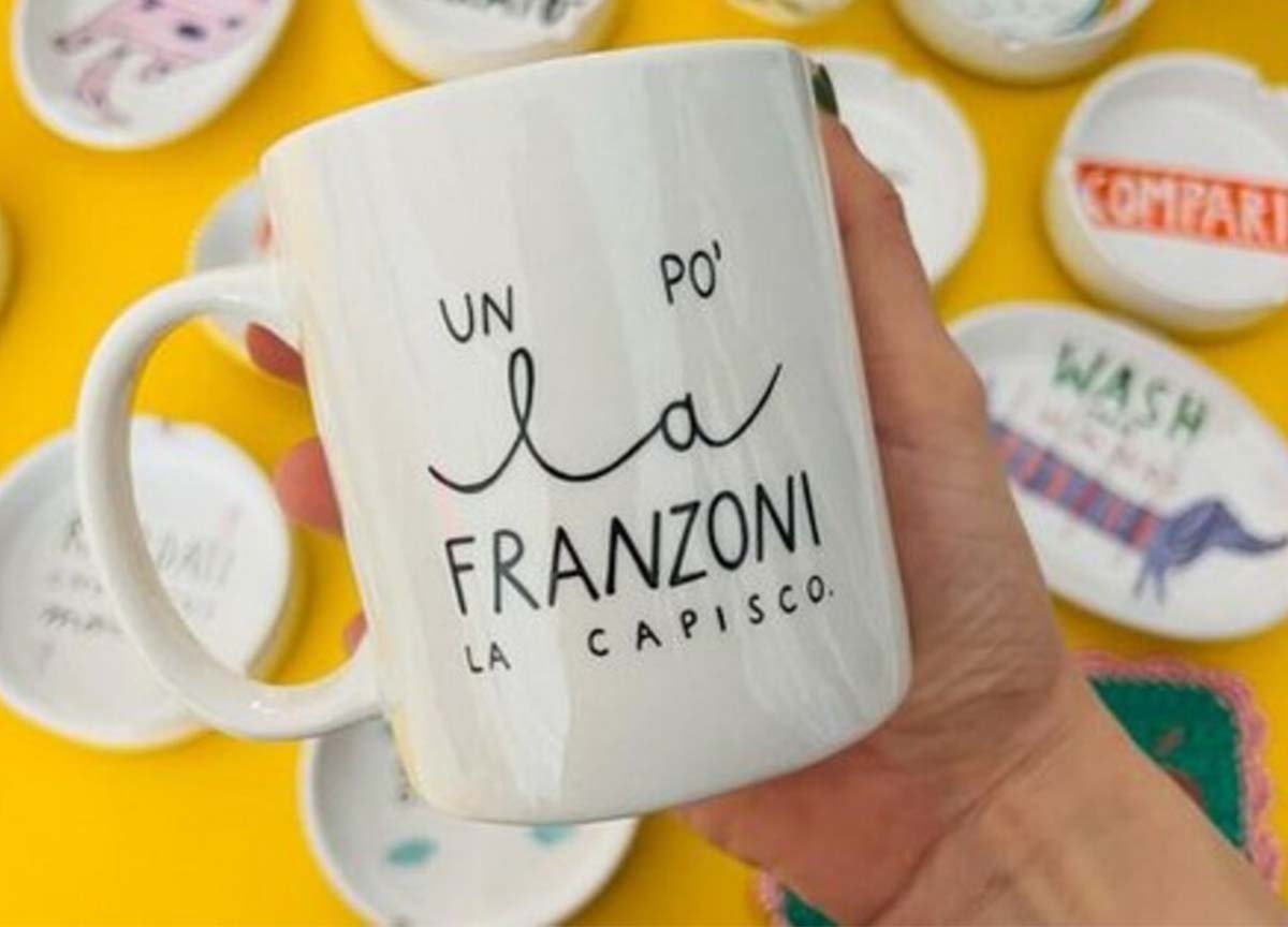“La Franzoni la capisco”: tazza per Festa della mamma scatena la polemica “La Franzoni la capisco”: tazza per Festa della mamma scatena la polemica