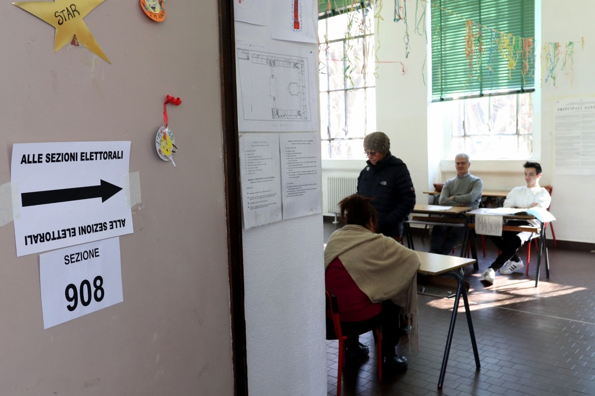 Elezioni comunali, primi risultati. Ecco chi sta vincendo e chi sta perdendo Elezioni comunali, primi risultati. Ecco chi sta vincendo e chi sta perdendo