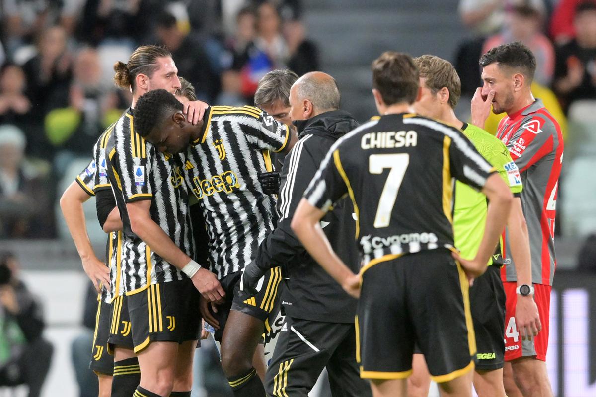 Pogba infortunio, Juventus: “lesione al retto femorale della coscia sinistra” Pogba infortunio, Juventus: “lesione al retto femorale della coscia sinistra”