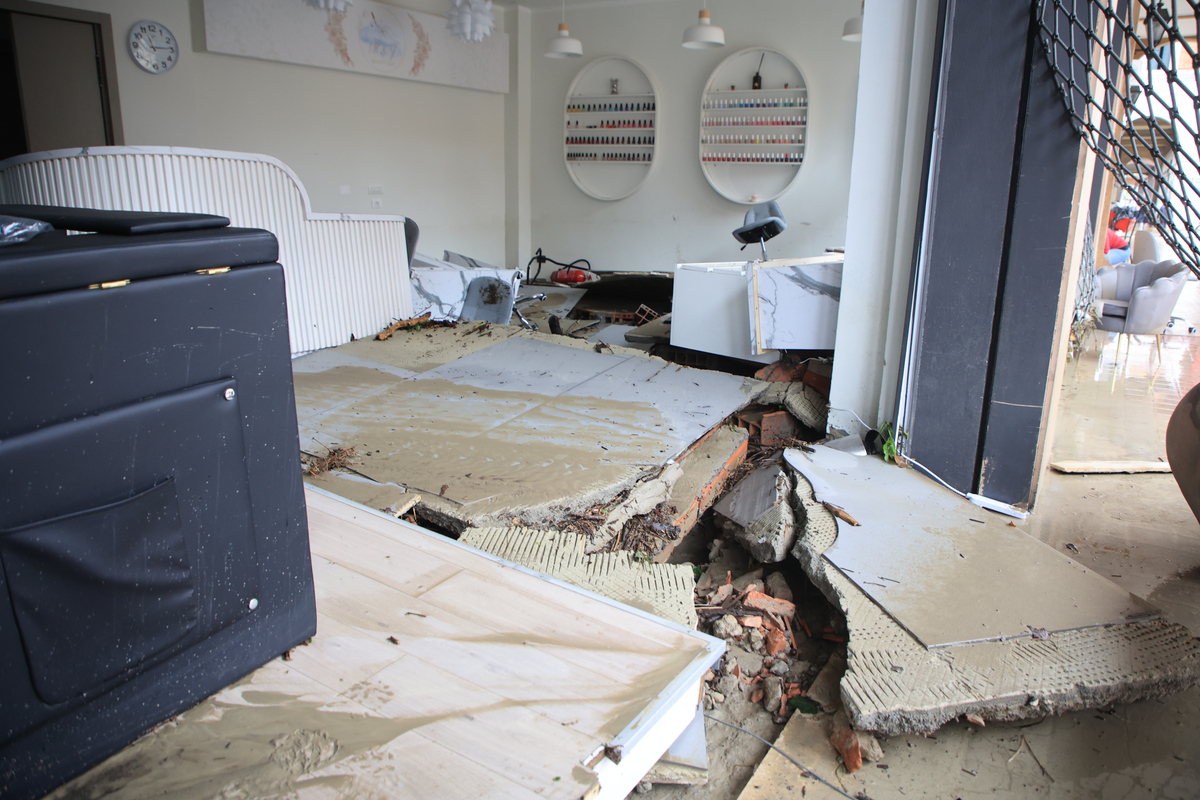 Maltempo, a Cesena esonda il fiume Savio. In Emilia evacuate 900 persone Maltempo, a Cesena esonda il fiume Savio. In Emilia evacuate 900 persone