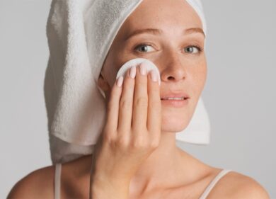 Scopri come impostare una skincare routine anti-età