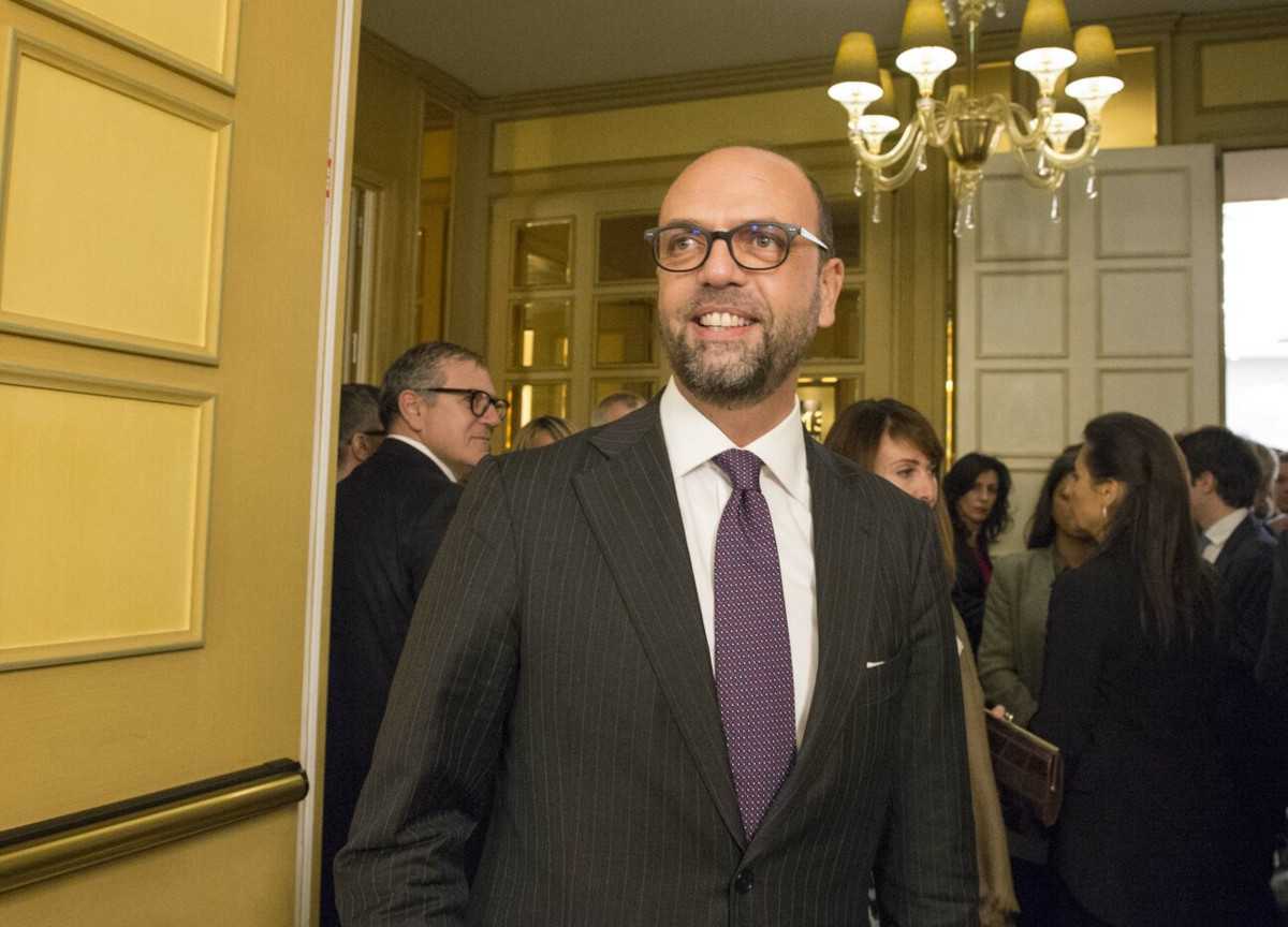 Alfano, il ritorno del “delfino”. Un ruolo da tramite tra governo e Vaticano