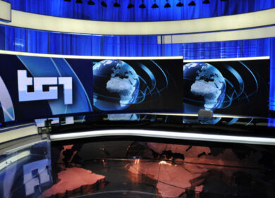 Tg1, inchiesta flatulenze: 23 episodi contro Mondini. Sei dirigenti a processo