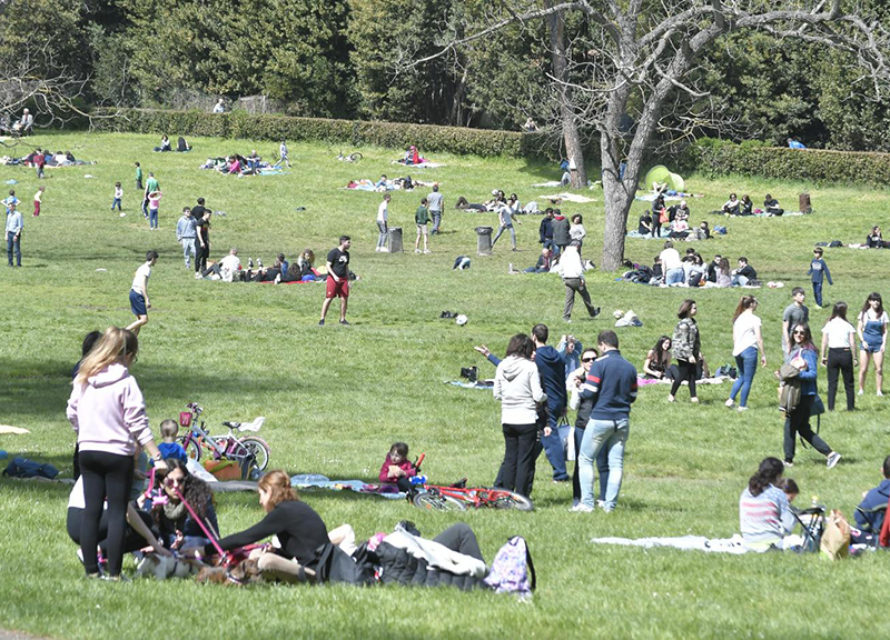 Villa Ada trasformata in discoteca. “Il parco privato da 35 euro a persona”