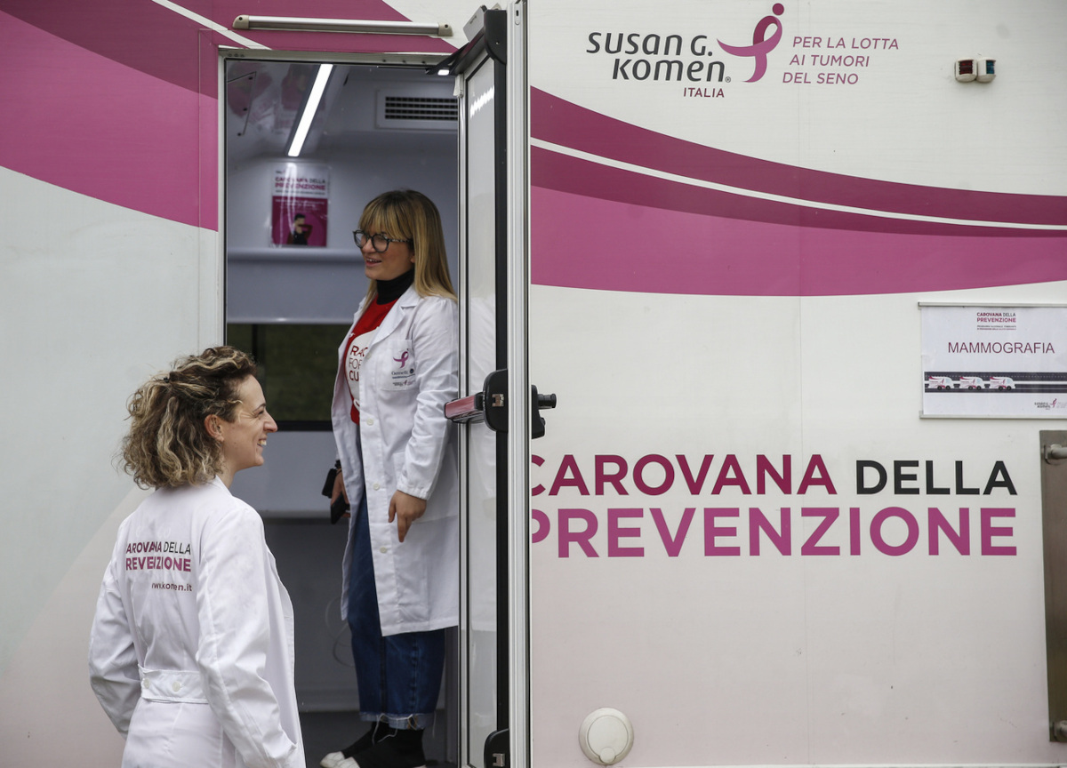 Tumori, legge per diritto all’oblio. Stop informazioni nella stipula dei mutui Tumori, legge per diritto all’oblio. Stop informazioni nella stipula dei mutui