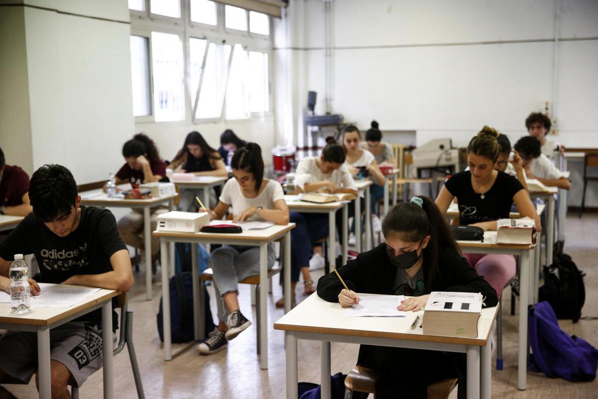 Professore di religione arrestato per abusi. I pm: “La Chiesa lo copriva” Professore di religione arrestato per abusi. I pm: “La Chiesa lo copriva”