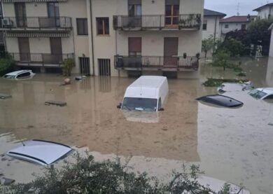 Alluvione in Emilia, fino a 900 euro a famiglia. Attese Meloni e von der Leyen