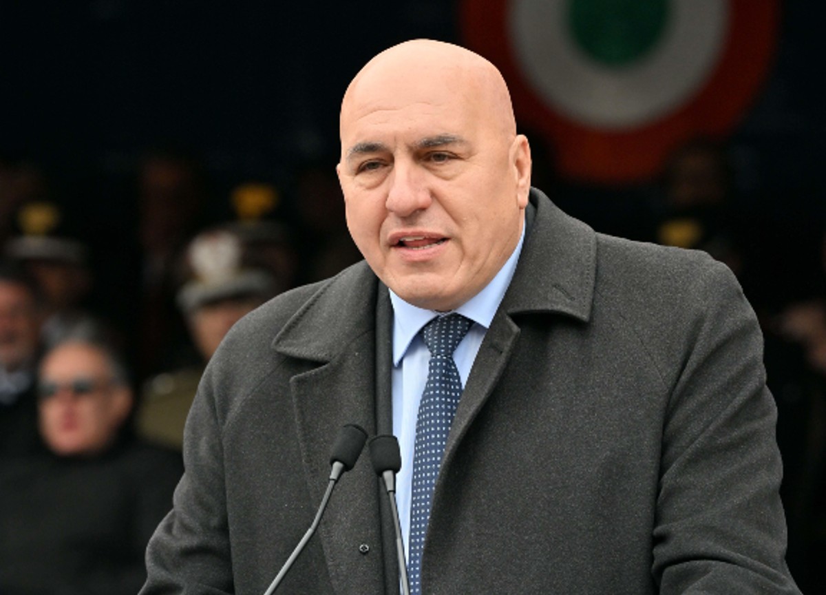 Pensioni e contratti, Crosetto sbrigati. I militari sono sul piede di guerra Pensioni e contratti, Crosetto sbrigati. I militari sono sul piede di guerra