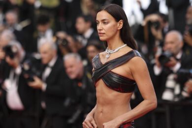 Ex di Ronaldo manda in tilt Cannes: perizomi, nude look e… FOTO BOLLENTI!