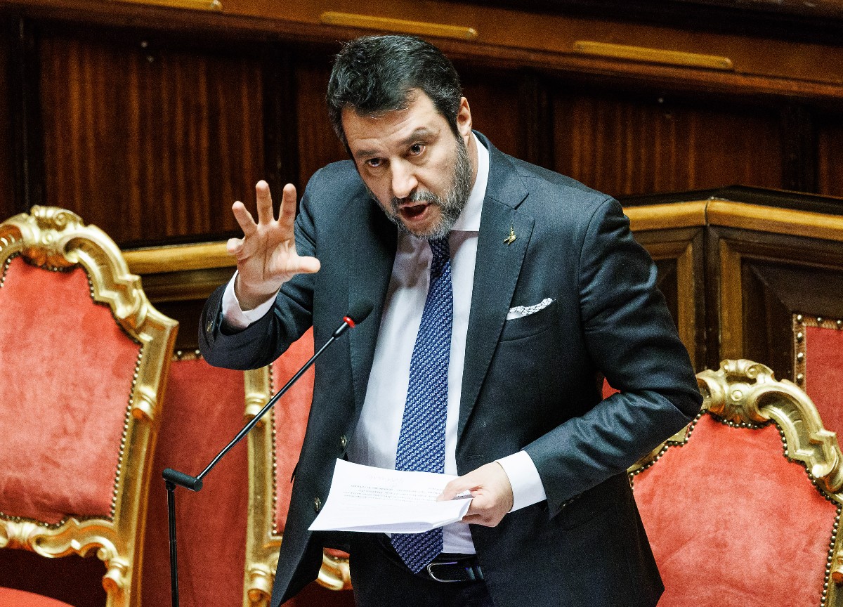 Ponte Stretto, il decreto è legge. Bufera su Salvini e frecciata a Mattarella Ponte Stretto, il decreto è legge. Bufera su Salvini e frecciata a Mattarella