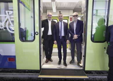 Trenord cala il tris: sulle linee pavesi arriva il nuovo Donizetti