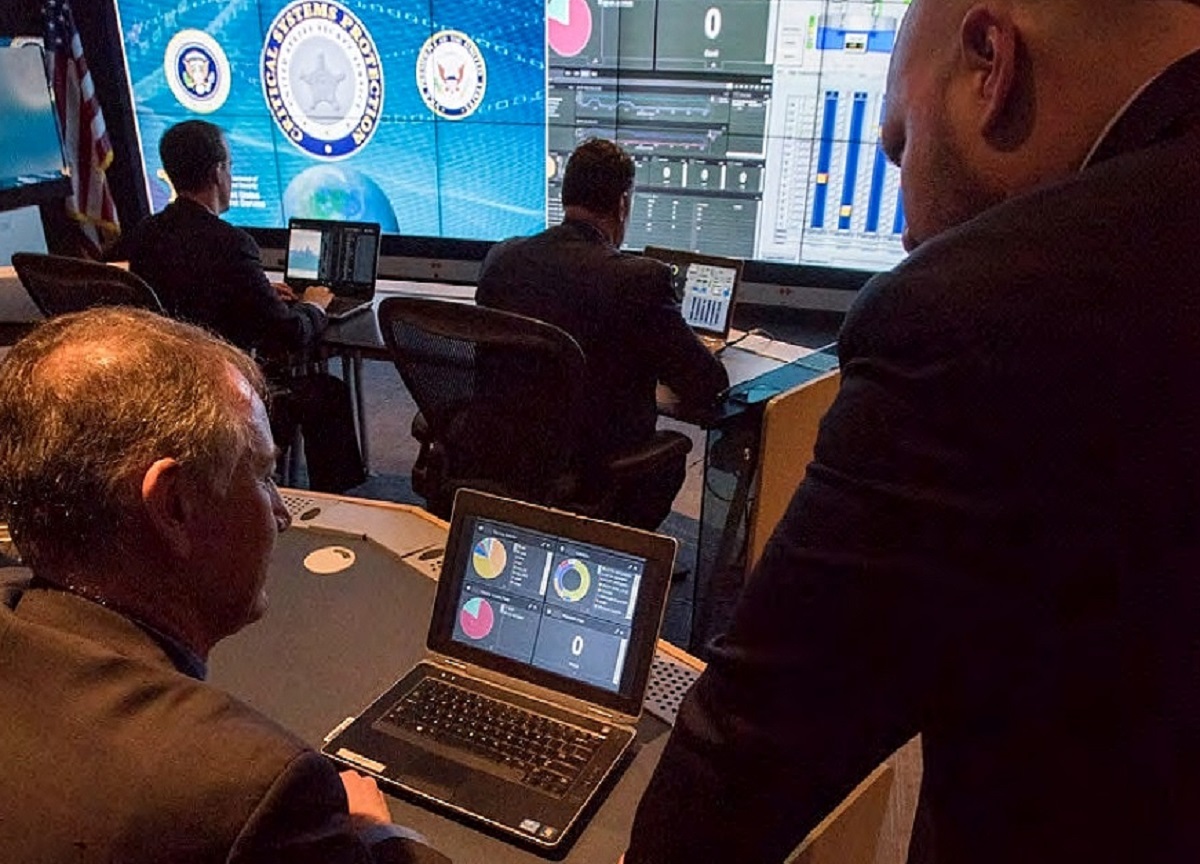 Gli 007 italiani a caccia di giovani talenti Gli 007 italiani a caccia di giovani talenti