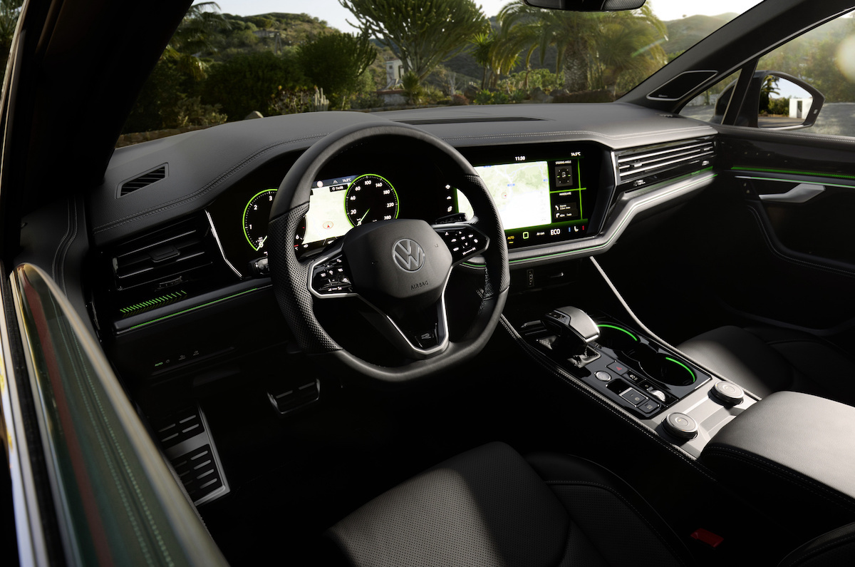 Volkswagen Touareg, si rinnova per non passare inosservato Volkswagen Touareg, si rinnova per non passare inosservato