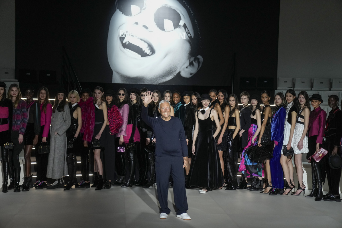 Armani si conferma re della moda e del fatturato. Ricavi da record: 2,35 mld Armani si conferma re della moda e del fatturato. Ricavi da record: 2,35 mld