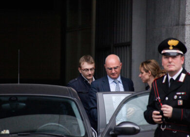 Omicidio Poggi, Stasi esce dal carcere ogni giorno. Ha un debito di 700mila €