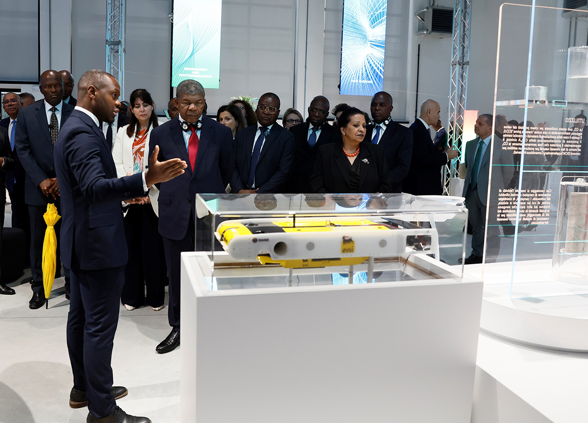Eni accoglie il Presidente angolano João Lourenço al tecnopolo “Eni 2050 lab” Eni accoglie il Presidente angolano João Lourenço al tecnopolo “Eni 2050 lab”