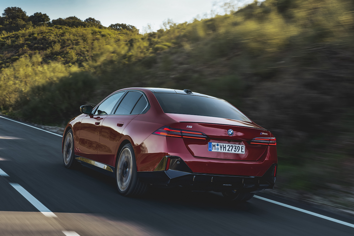 BMW lancia la Serie 5 Berlina elegante, sportiva e green