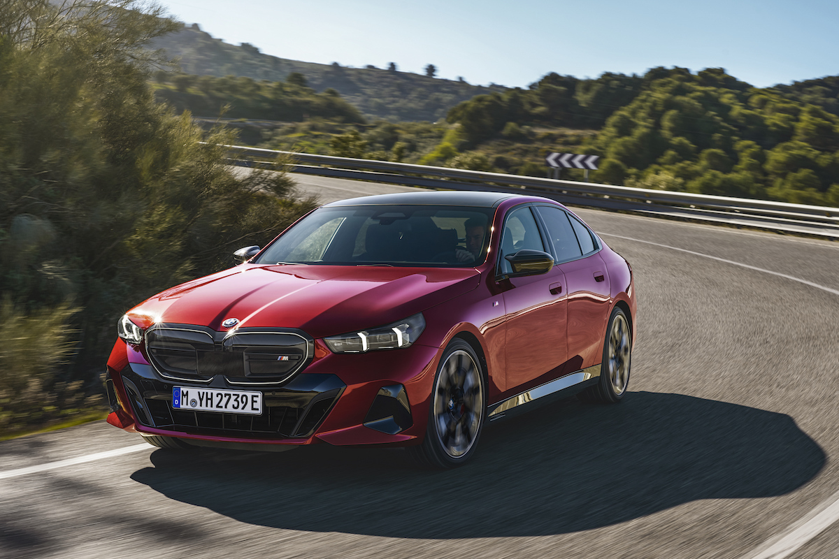BMW lancia la Serie 5 Berlina elegante, sportiva e green
