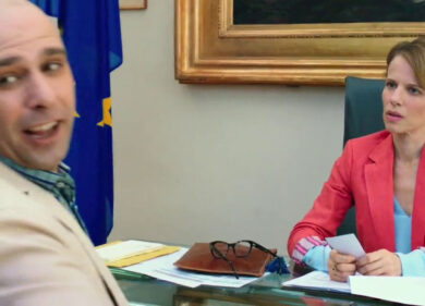 Sono pazzi questi romani: stipendi bassi ma mai cambiare. Come Checco Zalone