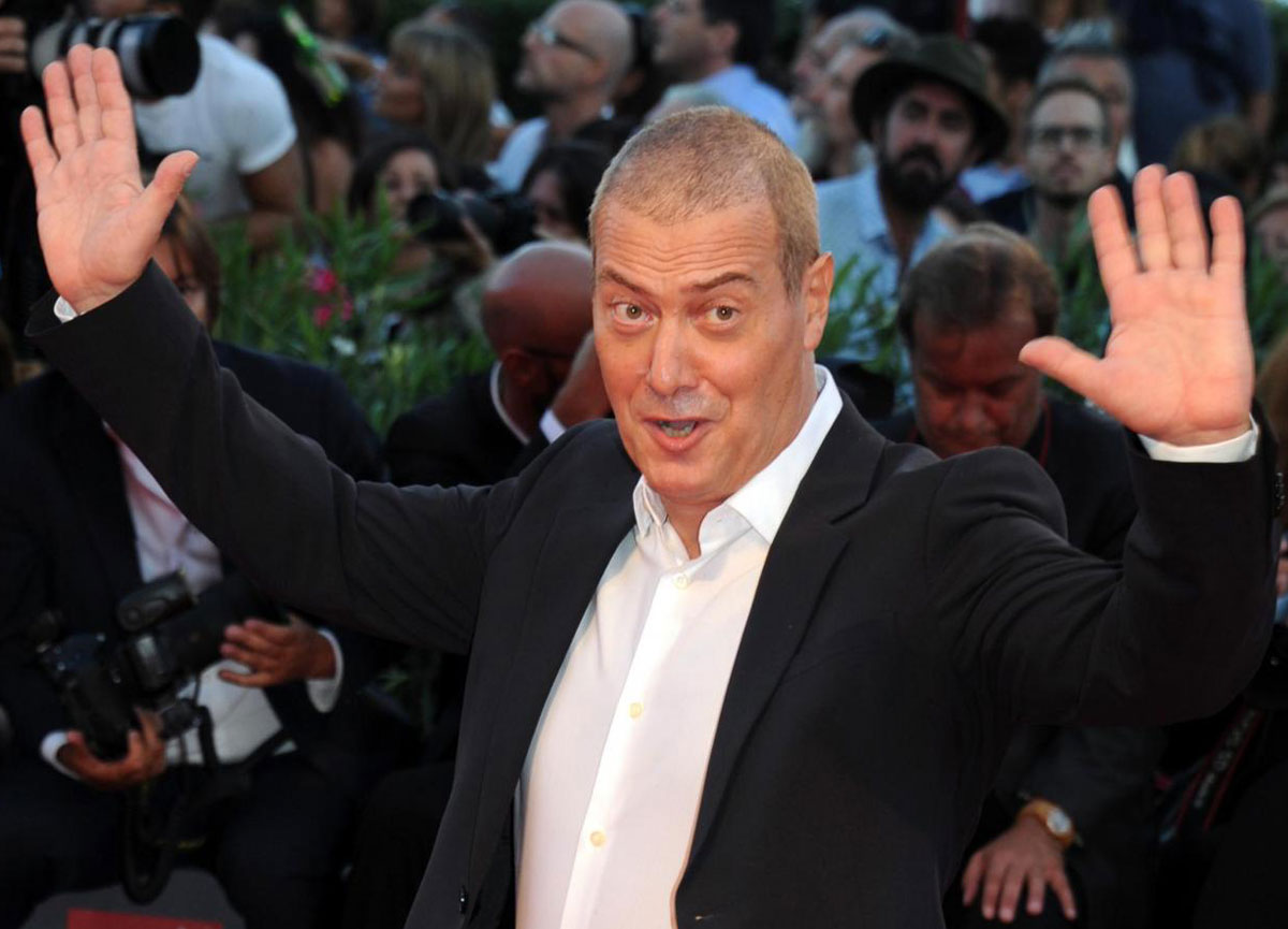 Corrado Guzzanti e il futuro: “La soluzione è dentro di te ma è sbagliata”