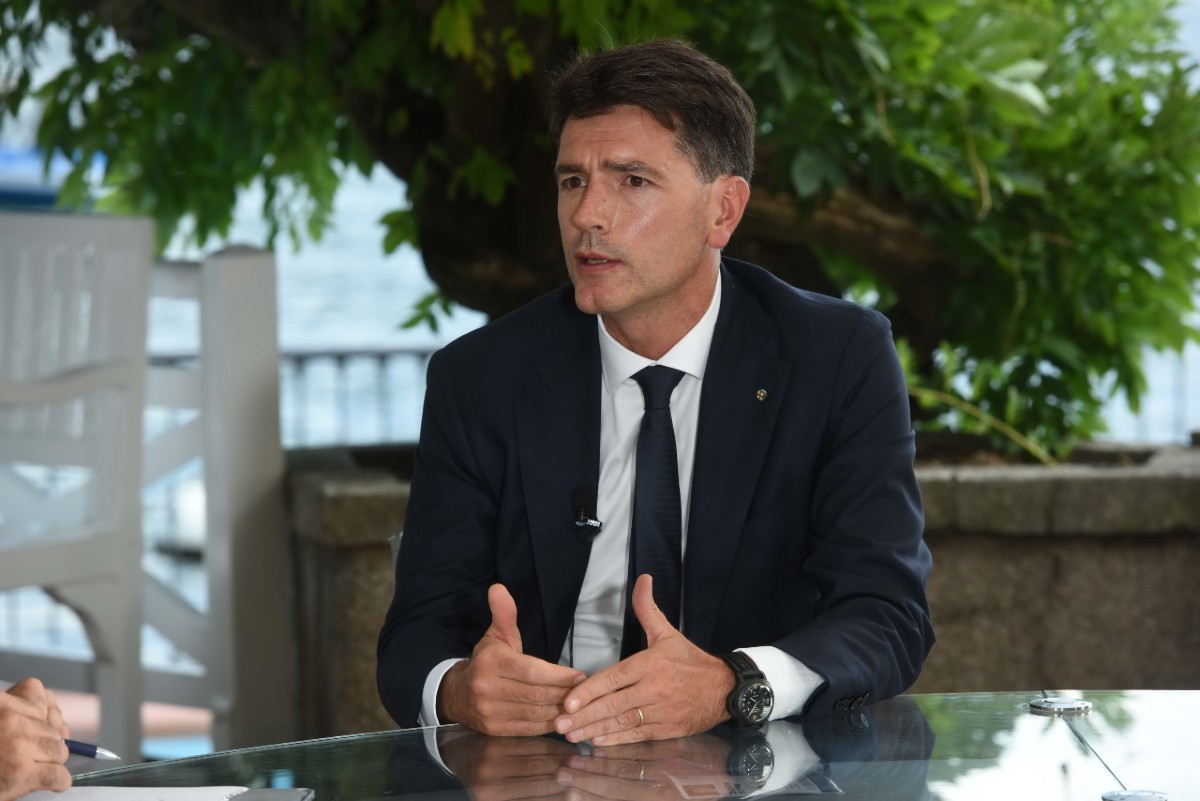 Commenti sul seno di una collega, condannato il finanziere Davide Serra Commenti sul seno di una collega, condannato il finanziere Davide Serra