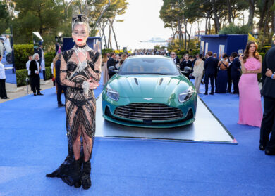 L’Aston Martin DB12 Launch Edition battuta all’asta per  1,5 milioni di Euro