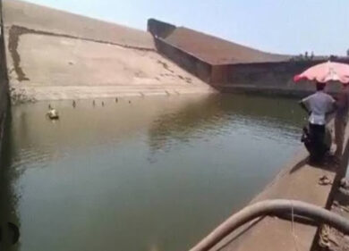 Follia in India, fa prosciugare una diga per recuperare il telefono