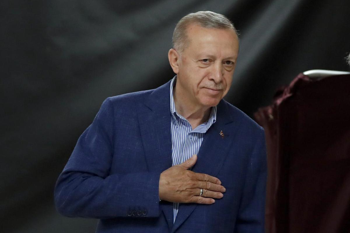 Turchia, Erdogan ha vinto il ballottaggio al 52%. Confermato presidente Turchia, Erdogan ha vinto il ballottaggio al 52%. Confermato presidente