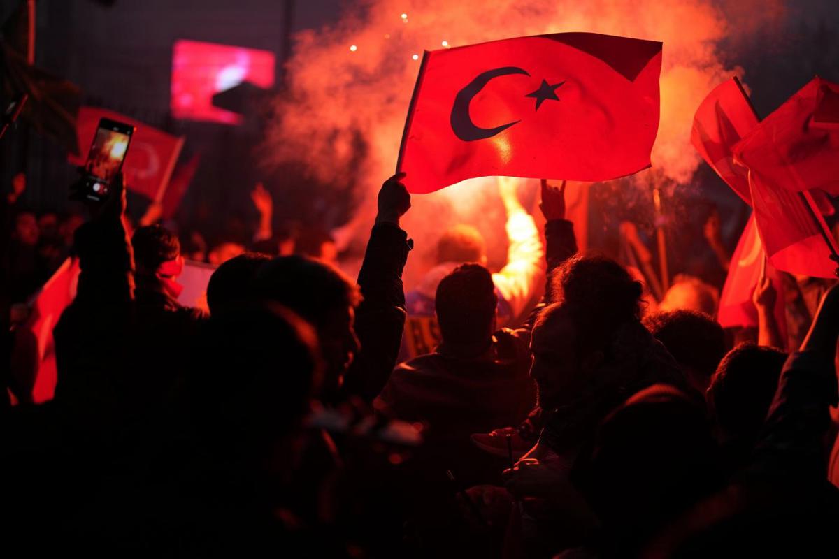 Turchia, Erdogan fa felice anche l’Ue. Amico di Putin, tiene in scacco la Nato Turchia, Erdogan fa felice anche l’Ue. Amico di Putin, tiene in scacco la Nato