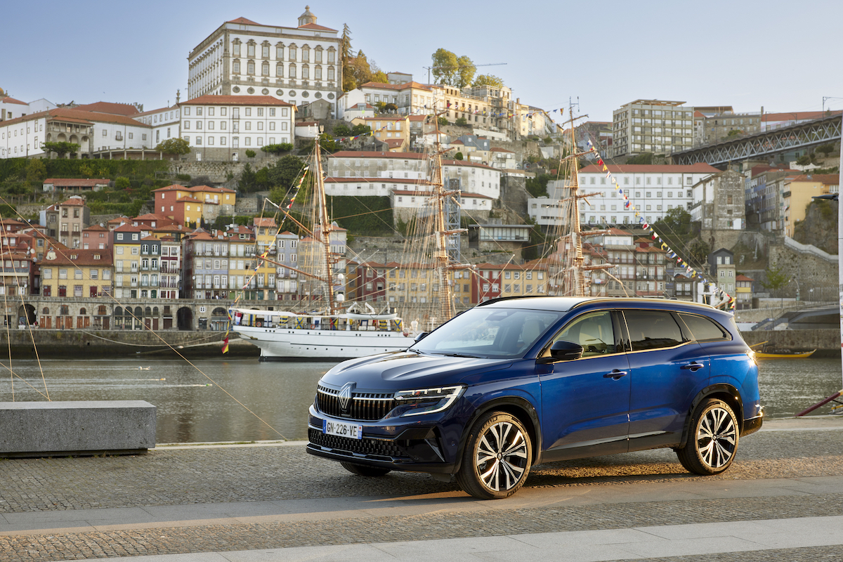 Renault svela Nuovo Espace, atletico ed elegante