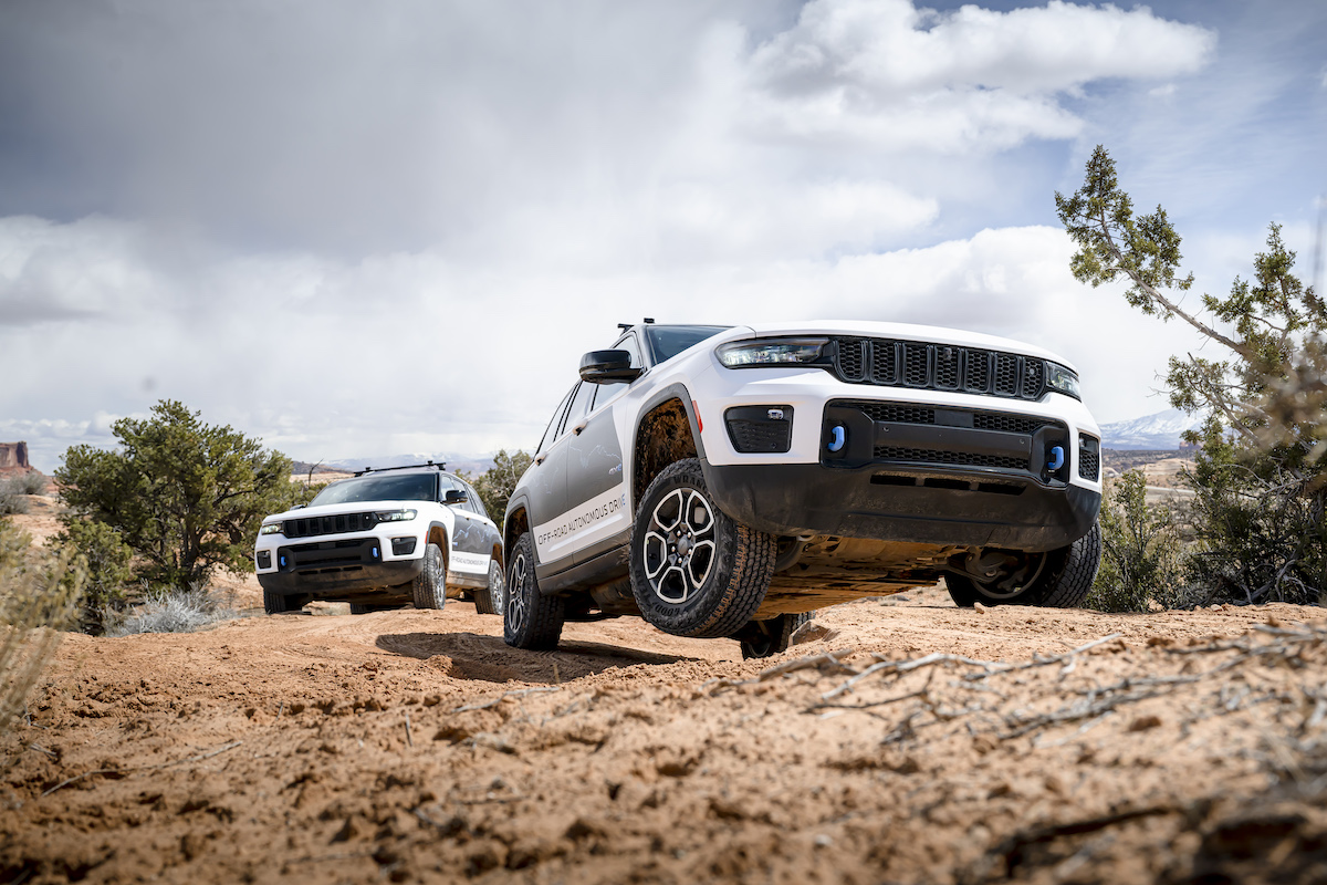 Jeep testa la futura tecnologias IA per la guida autonoma in off road Jeep testa la futura tecnologias IA per la guida autonoma in off road