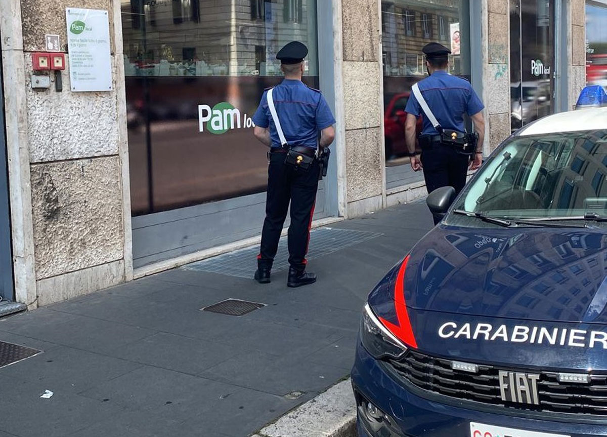 Rapina un supermercato armato di un fucile da sub. Arrestato a Termini Rapina un supermercato armato di un fucile da sub. Arrestato a Termini
