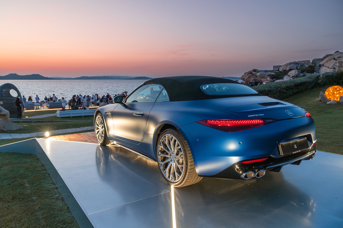 Mercedes-Benz apre la stagione 2023 al Phi Beach di Baja Sardinia Mercedes-Benz apre la stagione 2023 al Phi Beach di Baja Sardinia