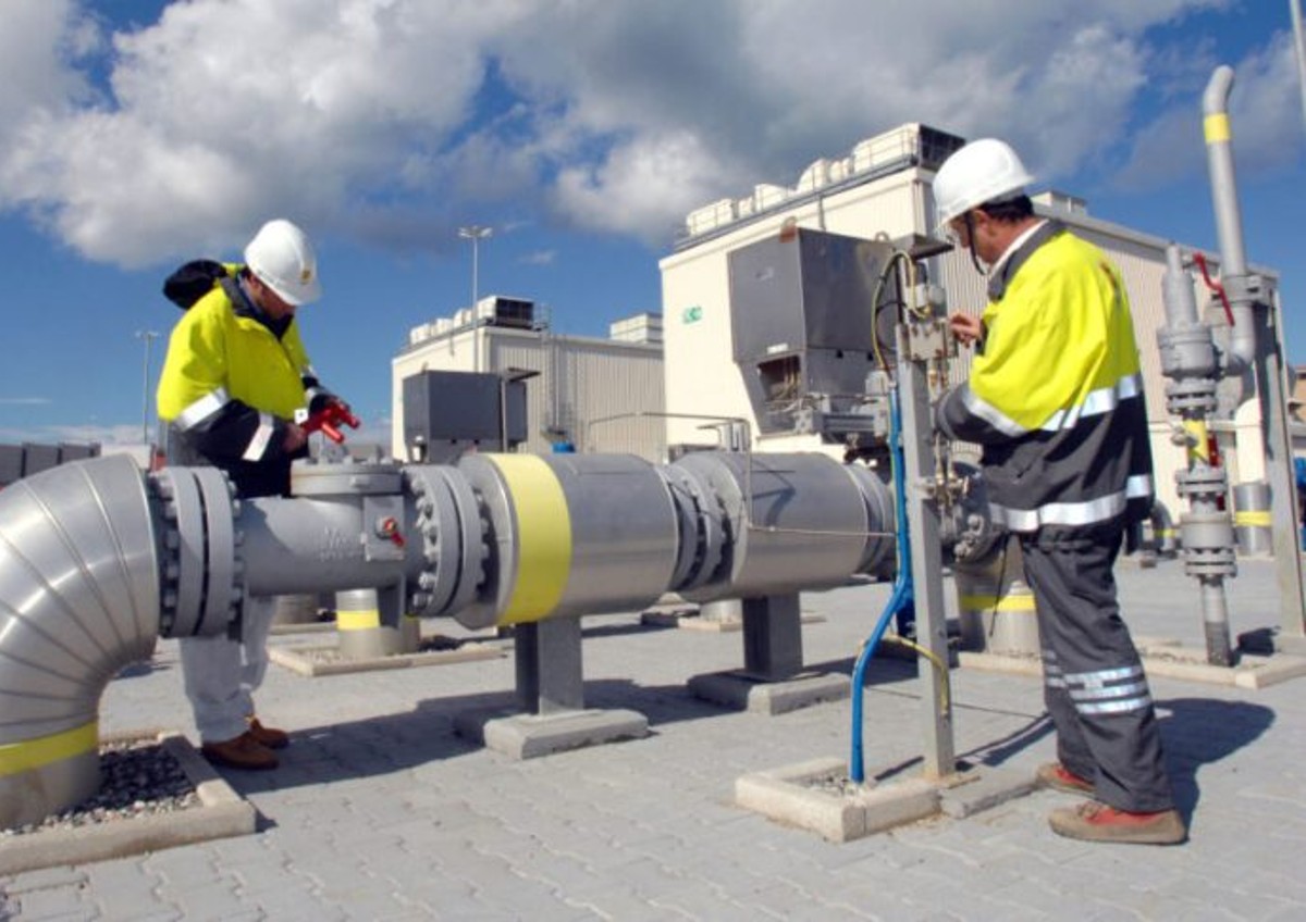 Prezzo del gas in caduta libera, bollette più leggere: ecco di quanto Prezzo del gas in caduta libera, bollette più leggere: ecco di quanto