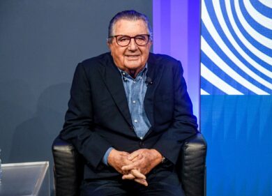 Con “quella faccetta lì”. De Benedetti, bodyshaming anti-Meloni