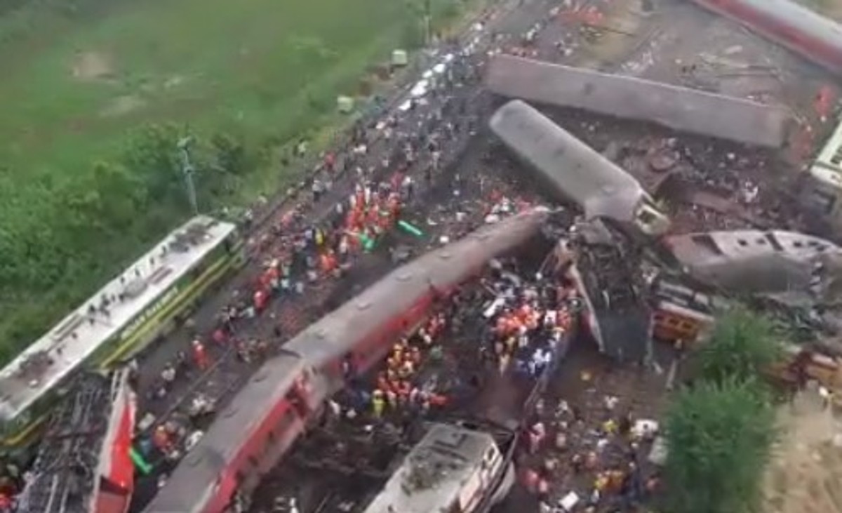 Scontro tra treni in India, ecco quali sono le cause e i responsabili Scontro tra treni in India, ecco quali sono le cause e i responsabili