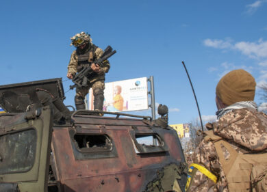 Ucraina, distrutta una diga vicino a Kherson. Zuppi ricevuto da Zelensky