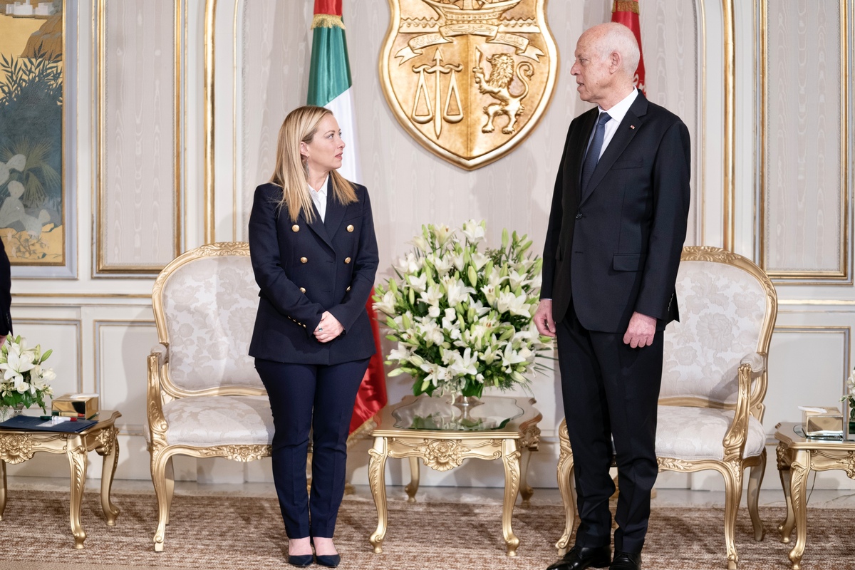 Meloni: “Dall’Italia sostegno alla Tunisia. Tornerò con Von der Leyen” Meloni: “Dall’Italia sostegno alla Tunisia. Tornerò con Von der Leyen”