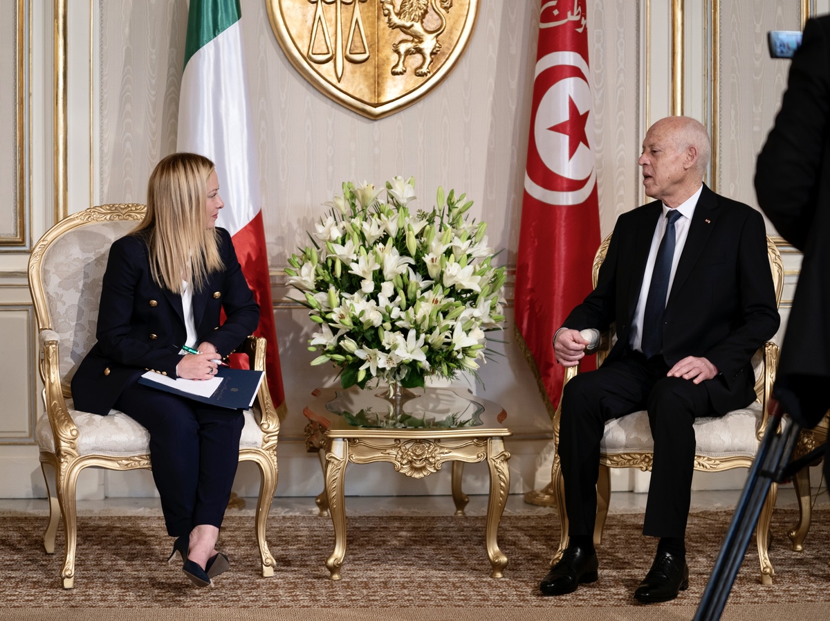 Meloni: “Dall’Italia sostegno alla Tunisia. Tornerò con Von der Leyen” Meloni: “Dall’Italia sostegno alla Tunisia. Tornerò con Von der Leyen”