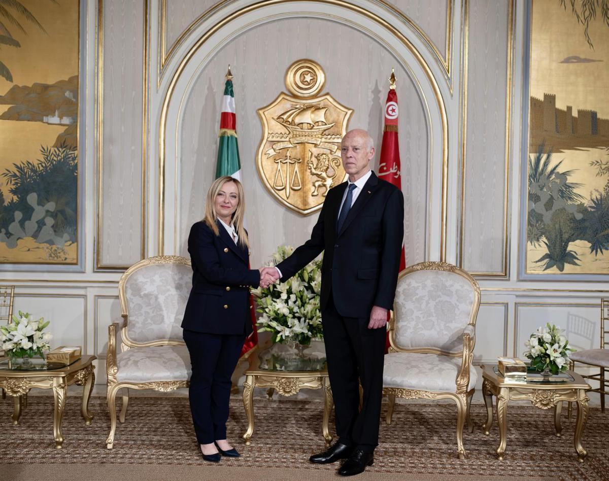 Meloni: “Dall’Italia sostegno alla Tunisia. Tornerò con Von der Leyen” Meloni: “Dall’Italia sostegno alla Tunisia. Tornerò con Von der Leyen”